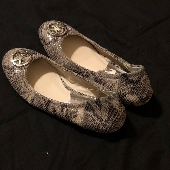 Michael Kors snake skin flats - Picture 6 of 6